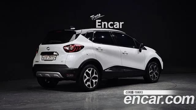 2019 Renault New QM3 RE Sold VIN VF1S87009KW539872 – trunk area 2019 Renault New QM3 RE Sold VIN VF1S87009KW539872 – trunk area