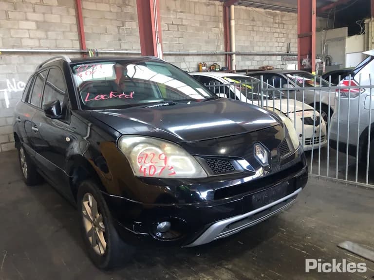 null Used VIN VF1VY0C028C279552 – rear exterior null Used VIN VF1VY0C028C279552 – rear exterior