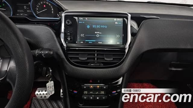 2019 Peugeot 2008 1.5 BlueHDi Allure Sold VIN VF3CUYHXNKY002240 – photo 11 2019 Peugeot 2008 1.5 BlueHDi Allure Sold VIN VF3CUYHXNKY002240 – photo 11