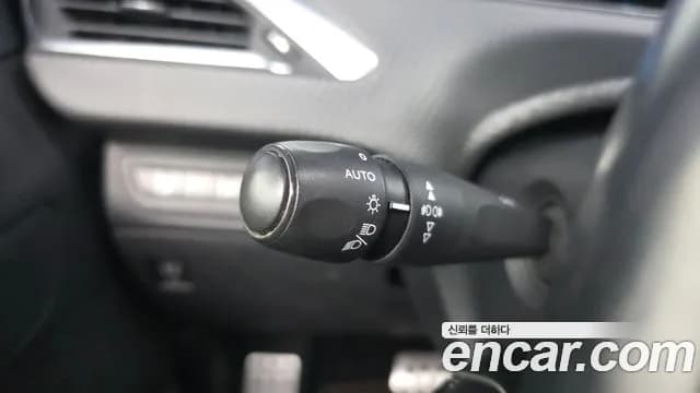 2019 Peugeot 2008 1.5 BlueHDi Allure Sold VIN VF3CUYHXNKY003827 – exterior detail 2019 Peugeot 2008 1.5 BlueHDi Allure Sold VIN VF3CUYHXNKY003827 – exterior detail