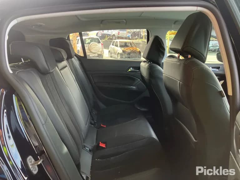 2015 Peugeot 308 Used VIN VF3L35GXVES266274 – rear exterior 2015 Peugeot 308 Used VIN VF3L35GXVES266274 – rear exterior