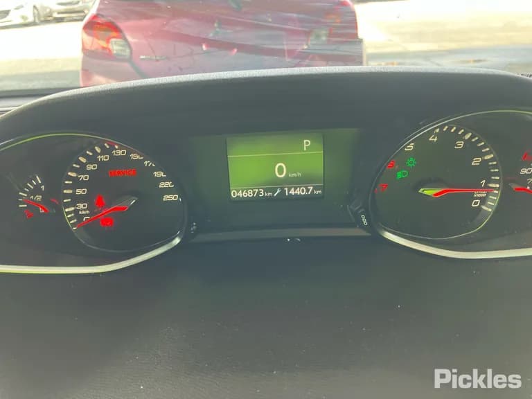 2015 Peugeot 308 Used VIN VF3L35GXVES266274 – side profile 2015 Peugeot 308 Used VIN VF3L35GXVES266274 – side profile