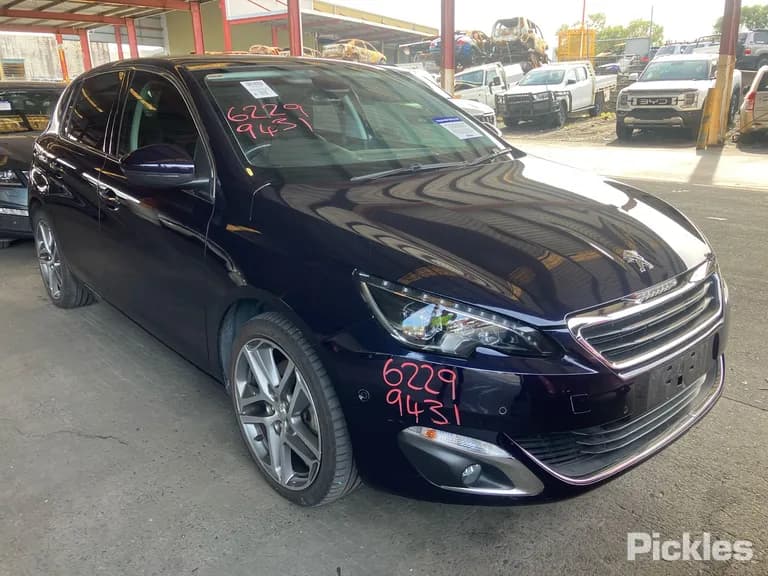 2015 Peugeot 308 Used VIN VF3L35GXVES266274 – interior seats 2015 Peugeot 308 Used VIN VF3L35GXVES266274 – interior seats