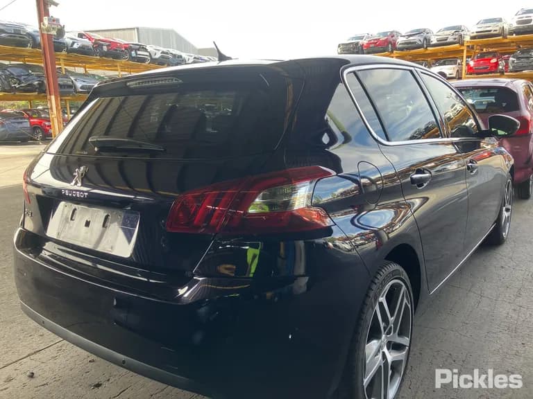 2015 Peugeot 308 Used VIN VF3L35GXVES266274 – photo 19 2015 Peugeot 308 Used VIN VF3L35GXVES266274 – photo 19