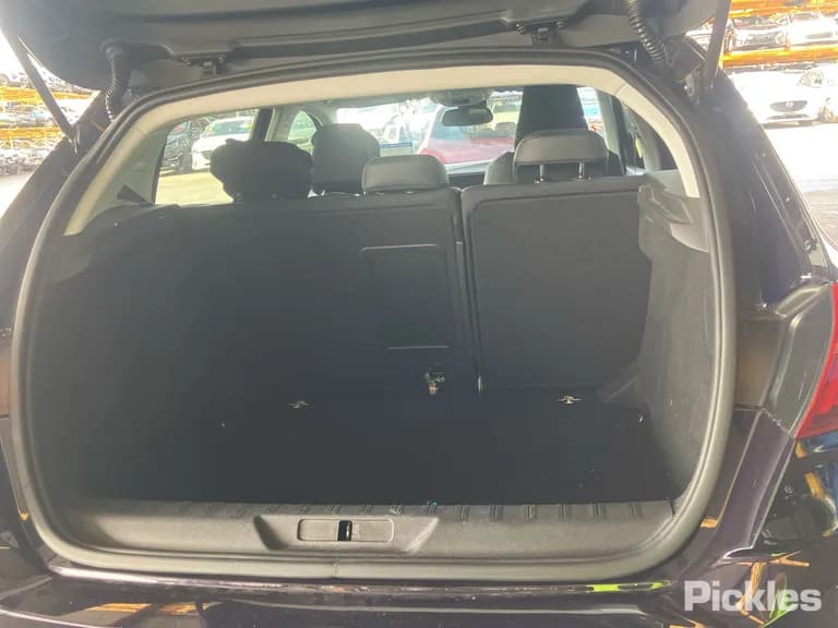 2015 Peugeot 308 Used VIN VF3L35GXVES266274 – photo 24 2015 Peugeot 308 Used VIN VF3L35GXVES266274 – photo 24