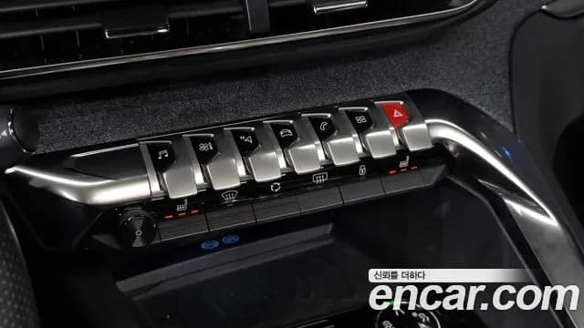 2021 Peugeot 3008 2nd Gen 1.5 BlueHDi GT Line Sold VIN VF3MCYHZRMS004532 – exterior detail 2021 Peugeot 3008 2nd Gen 1.5 BlueHDi GT Line Sold VIN VF3MCYHZRMS004532 – exterior detail