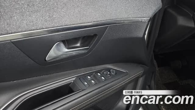 2021 Peugeot 3008 2nd Gen 1.5 BlueHDi GT Line Sold VIN VF3MCYHZRMS004559 – interior seats 2021 Peugeot 3008 2nd Gen 1.5 BlueHDi GT Line Sold VIN VF3MCYHZRMS004559 – interior seats