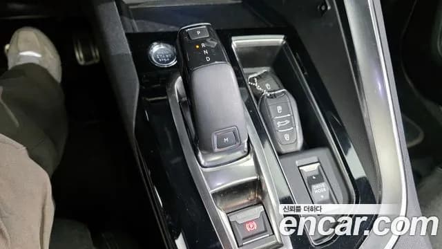 2021 Peugeot 5008 2nd Gen 1.5 BlueHDi GT Sold VIN VF3MCYHZUMS052008 – interior seats 2021 Peugeot 5008 2nd Gen 1.5 BlueHDi GT Sold VIN VF3MCYHZUMS052008 – interior seats