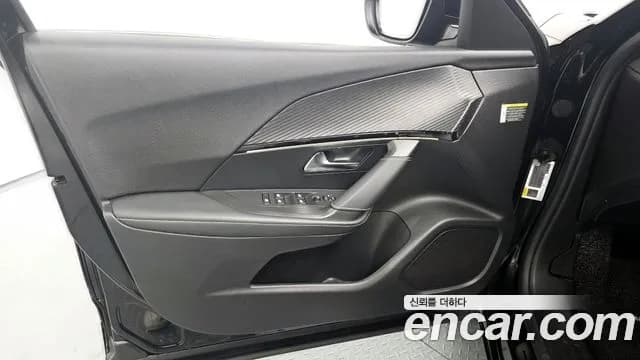 2021 Peugeot e-2008 2nd Gen EV GT Line Sold VIN VR3UKZKXZMJ510589 – exterior detail 2021 Peugeot e-2008 2nd Gen EV GT Line Sold VIN VR3UKZKXZMJ510589 – exterior detail