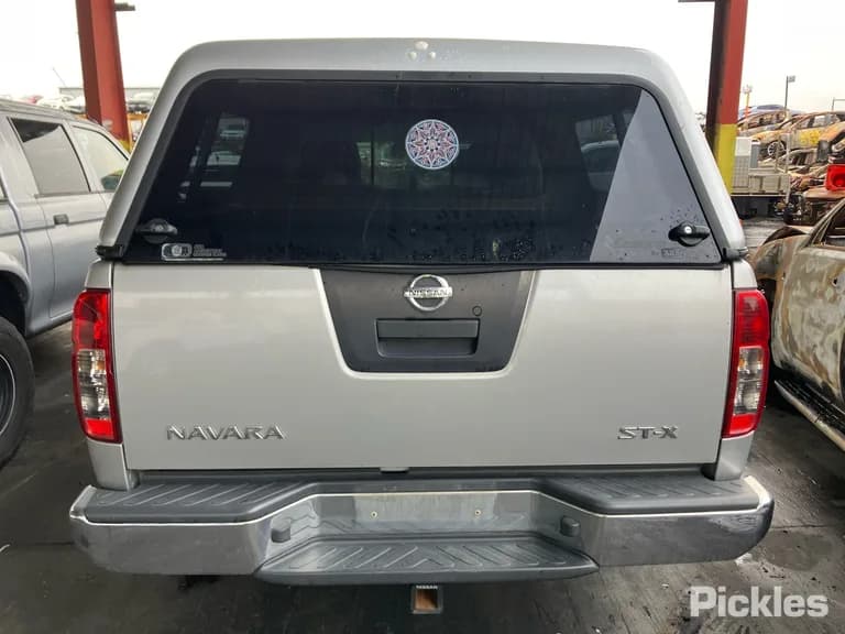 2011 Nissan Navara Used VIN VSKCVND40A0442253 – interior seats 2011 Nissan Navara Used VIN VSKCVND40A0442253 – interior seats