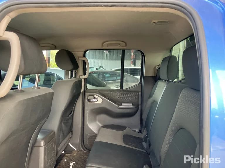 2013 Nissan Navara Used VIN VSKCVND40A0511215 – trunk area 2013 Nissan Navara Used VIN VSKCVND40A0511215 – trunk area