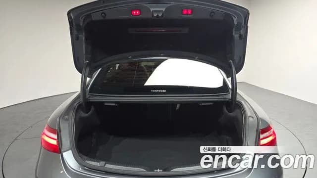 2020 Mercedes-Benz E-Class W213 E450 4MATIC Coupe Sold VIN W1K1J6JBXLF133599 – trunk area 2020 Mercedes-Benz E-Class W213 E450 4MATIC Coupe Sold VIN W1K1J6JBXLF133599 – trunk area