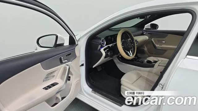 2021 Mercedes-Benz A-Class W177 A220 Sedan Sold VIN W1K3G4EB5MJ260104 – interior seats 2021 Mercedes-Benz A-Class W177 A220 Sedan Sold VIN W1K3G4EB5MJ260104 – interior seats