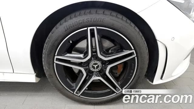 2022 Mercedes-Benz CLA-Class C118 CLA250 4MATIC Sold VIN W1K5J4HB8NN268309 – interior seats 2022 Mercedes-Benz CLA-Class C118 CLA250 4MATIC Sold VIN W1K5J4HB8NN268309 – interior seats