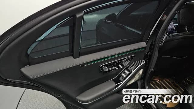 2021 Mercedes-Benz S-Class W223 S350 d Sold VIN W1K6F3AB1MA014778 – interior seats 2021 Mercedes-Benz S-Class W223 S350 d Sold VIN W1K6F3AB1MA014778 – interior seats