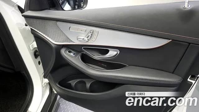 2020 Mercedes-Benz EQC N293 EQC400 4MATIC Sold VIN W1K8P9AB8LF011645 – rear exterior 2020 Mercedes-Benz EQC N293 EQC400 4MATIC Sold VIN W1K8P9AB8LF011645 – rear exterior