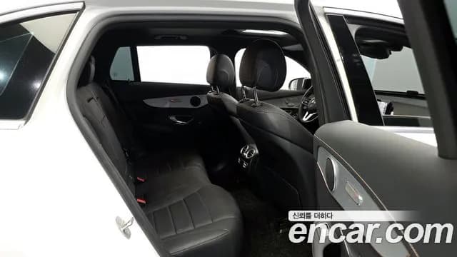 2020 Mercedes-Benz EQC N293 EQC400 4MATIC Sold VIN W1K8P9AB8LF011645 – interior seats 2020 Mercedes-Benz EQC N293 EQC400 4MATIC Sold VIN W1K8P9AB8LF011645 – interior seats