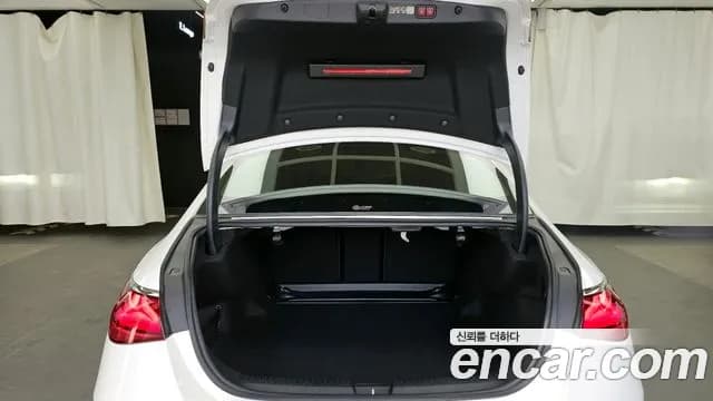 2024 Mercedes-Benz E-Class W214 E220d 4MATIC Exclusive Sold VIN W1KLF0FB2RA031154 – rear exterior 2024 Mercedes-Benz E-Class W214 E220d 4MATIC Exclusive Sold VIN W1KLF0FB2RA031154 – rear exterior