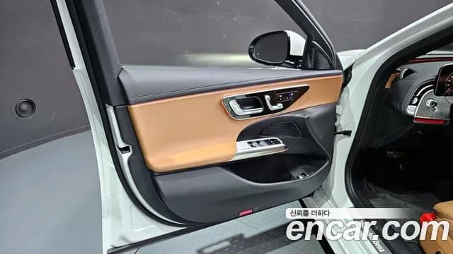 2025 Mercedes-Benz E-Class W214 E200 Avantgarde Sold VIN W1KLF5AB5SA193094 – engine bay 2025 Mercedes-Benz E-Class W214 E200 Avantgarde Sold VIN W1KLF5AB5SA193094 – engine bay