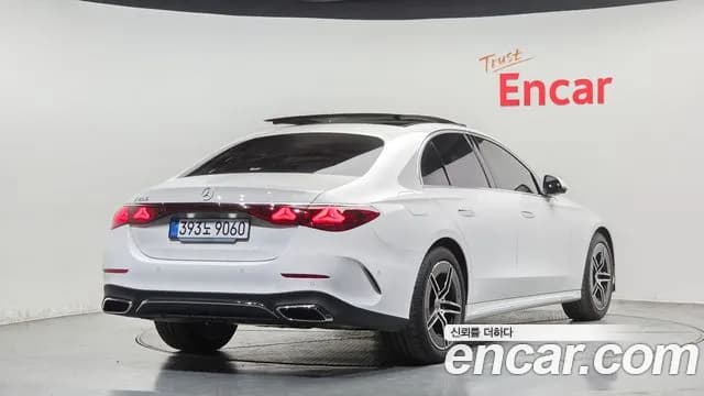2026 Mercedes-Benz E-Class W214 E200 AMG Line Sold VIN W1KLF5AB5TA235264 – rear exterior 2026 Mercedes-Benz E-Class W214 E200 AMG Line Sold VIN W1KLF5AB5TA235264 – rear exterior