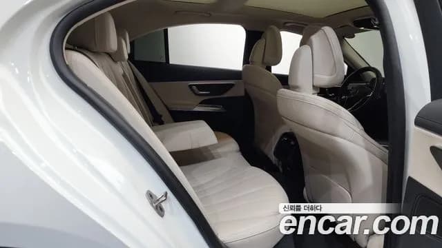 2025 Mercedes-Benz E-Class W214 E200 Avantgarde Sold VIN W1KLF5AB7SA133172 – engine bay 2025 Mercedes-Benz E-Class W214 E200 Avantgarde Sold VIN W1KLF5AB7SA133172 – engine bay