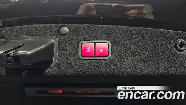 2020 Mercedes-Benz S-Class W222 S560L 4MATIC Sold VIN W1KUG8GB3LA571523 – interior seats 2020 Mercedes-Benz S-Class W222 S560L 4MATIC Sold VIN W1KUG8GB3LA571523 – interior seats