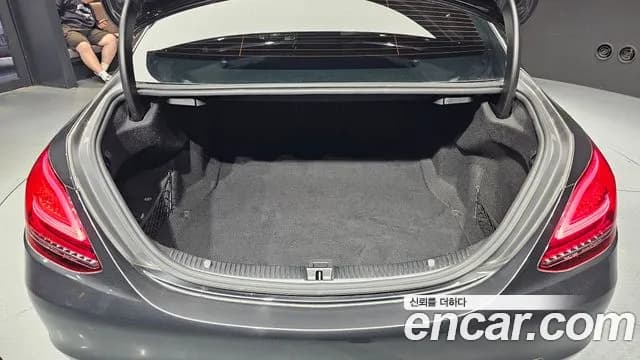 2020 Mercedes-Benz C-Class W205 C220 d 4MATIC Sold VIN W1KWF1FB2LR571664 – odometer reading 2020 Mercedes-Benz C-Class W205 C220 d 4MATIC Sold VIN W1KWF1FB2LR571664 – odometer reading