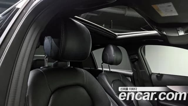 2021 Mercedes-Benz C-Class W205 C200 AMG Line Sold VIN W1KWF8AB0MR607062 – interior seats 2021 Mercedes-Benz C-Class W205 C200 AMG Line Sold VIN W1KWF8AB0MR607062 – interior seats