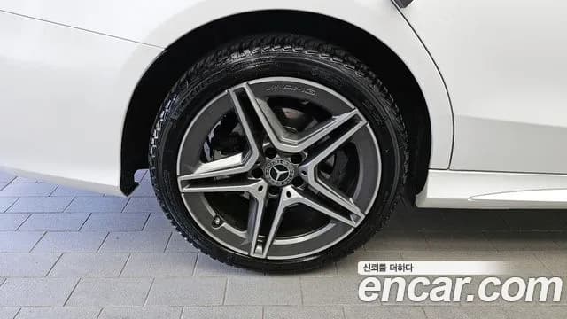 2021 Mercedes-Benz C-Class W205 C200 AMG Line Sold VIN W1KWF8AB1MR608611 – photo 15 2021 Mercedes-Benz C-Class W205 C200 AMG Line Sold VIN W1KWF8AB1MR608611 – photo 15