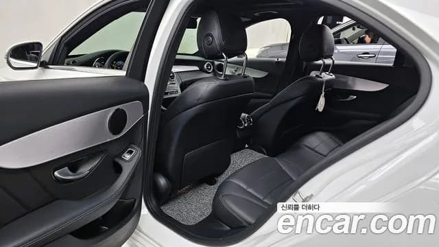 2021 Mercedes-Benz C-Class W205 C200 AMG Line Sold VIN W1KWF8AB1MR608611 – photo 19 2021 Mercedes-Benz C-Class W205 C200 AMG Line Sold VIN W1KWF8AB1MR608611 – photo 19
