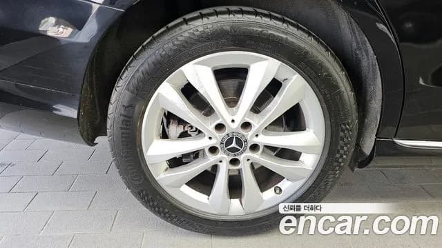 2020 Mercedes-Benz C-Class W205 C200 Avantgarde Sold VIN W1KWF8AB3LR566330 – photo 13 2020 Mercedes-Benz C-Class W205 C200 Avantgarde Sold VIN W1KWF8AB3LR566330 – photo 13