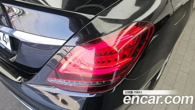 2020 Mercedes-Benz C-Class W205 C200 Avantgarde Sold VIN W1KWF8AB3LR566330 – photo 19 2020 Mercedes-Benz C-Class W205 C200 Avantgarde Sold VIN W1KWF8AB3LR566330 – photo 19