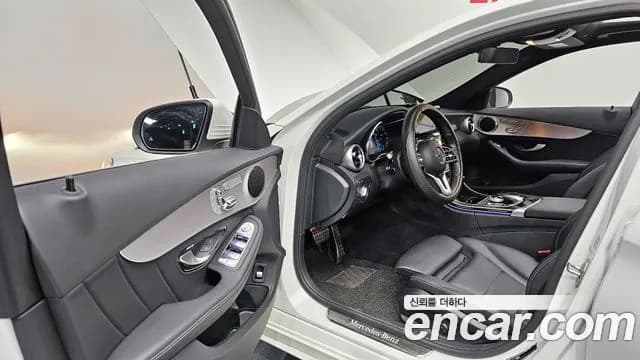 2021 Mercedes-Benz C-Class W205 C200 AMG Line Sold VIN W1KWF8AB6MR636436 – trunk area 2021 Mercedes-Benz C-Class W205 C200 AMG Line Sold VIN W1KWF8AB6MR636436 – trunk area