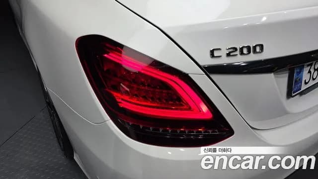 2021 Mercedes-Benz C-Class W205 C200 AMG Line Sold VIN W1KWF8AB8MR608220 – interior seats 2021 Mercedes-Benz C-Class W205 C200 AMG Line Sold VIN W1KWF8AB8MR608220 – interior seats