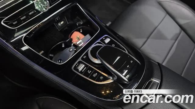 2020 Mercedes-Benz E-Class W213 E220d Avantgarde Sold VIN W1KZF0EB111111111 – photo 22 2020 Mercedes-Benz E-Class W213 E220d Avantgarde Sold VIN W1KZF0EB111111111 – photo 22