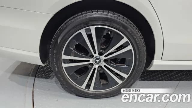 2020 Mercedes-Benz E-Class W213 E220d Avantgarde Sold VIN W1KZF0EB1LA806918 – photo 12 2020 Mercedes-Benz E-Class W213 E220d Avantgarde Sold VIN W1KZF0EB1LA806918 – photo 12