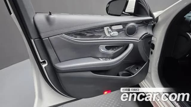 2021 Mercedes-Benz E-Class W213 E220d 4MATIC AMG Line Sold VIN W1KZF0FB1MA882994 – side profile 2021 Mercedes-Benz E-Class W213 E220d 4MATIC AMG Line Sold VIN W1KZF0FB1MA882994 – side profile