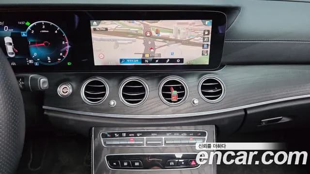 2021 Mercedes-Benz E-Class W213 E220d 4MATIC AMG Line Sold VIN W1KZF0FB1MA882994 – engine bay 2021 Mercedes-Benz E-Class W213 E220d 4MATIC AMG Line Sold VIN W1KZF0FB1MA882994 – engine bay