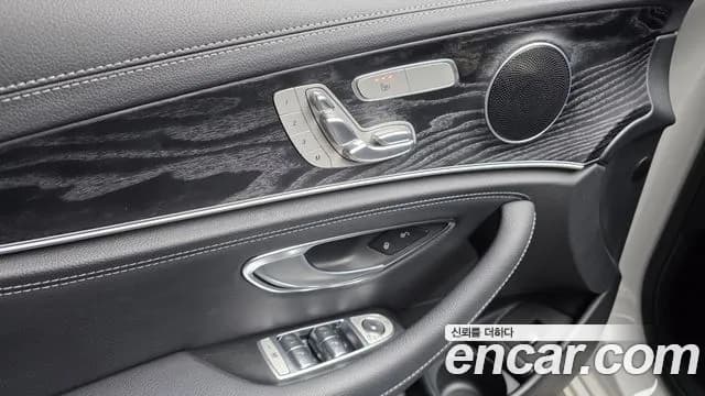2021 Mercedes-Benz E-Class W213 E220d 4MATIC AMG Line Sold VIN W1KZF0FB1MA882994 – exterior detail 2021 Mercedes-Benz E-Class W213 E220d 4MATIC AMG Line Sold VIN W1KZF0FB1MA882994 – exterior detail