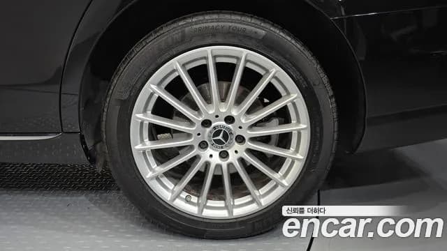 2023 Mercedes-Benz E-Class W213 E220d 4MATIC Exclusive Sold VIN W1KZF0FB1PB116584 – undercarriage 2023 Mercedes-Benz E-Class W213 E220d 4MATIC Exclusive Sold VIN W1KZF0FB1PB116584 – undercarriage
