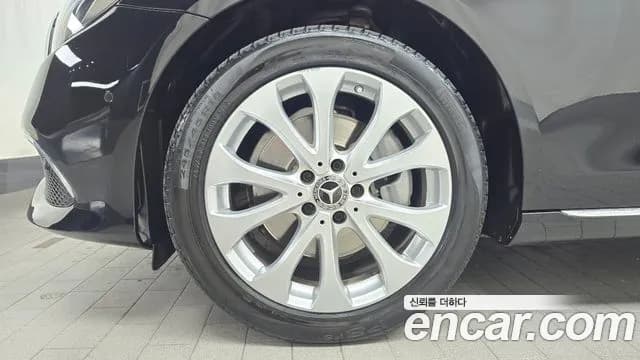 2020 Mercedes-Benz E-Class W213 E220d 4MATIC Exclusive Sold VIN W1KZF0FB2LA839022 – front exterior 2020 Mercedes-Benz E-Class W213 E220d 4MATIC Exclusive Sold VIN W1KZF0FB2LA839022 – front exterior