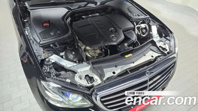 2020 Mercedes-Benz E-Class W213 E220d 4MATIC Exclusive Sold VIN W1KZF0FB2LA839022 – trunk area 2020 Mercedes-Benz E-Class W213 E220d 4MATIC Exclusive Sold VIN W1KZF0FB2LA839022 – trunk area