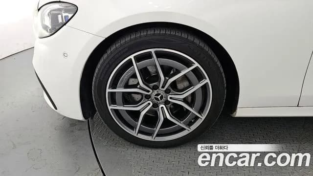 2021 Mercedes-Benz E-Class W213 E220d 4MATIC AMG Line Sold VIN W1KZF0FB4MA876722 – side profile 2021 Mercedes-Benz E-Class W213 E220d 4MATIC AMG Line Sold VIN W1KZF0FB4MA876722 – side profile