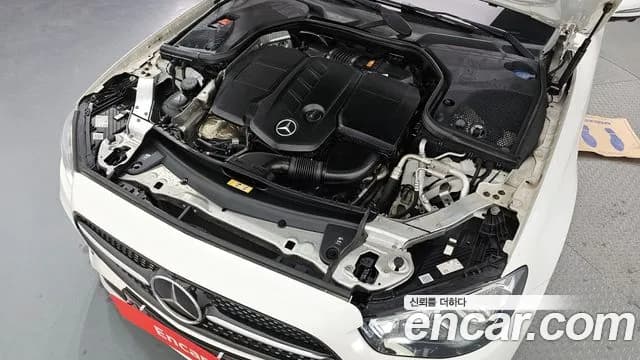 2021 Mercedes-Benz E-Class W213 E220d 4MATIC AMG Line Sold VIN W1KZF0FB4MA876722 – engine bay 2021 Mercedes-Benz E-Class W213 E220d 4MATIC AMG Line Sold VIN W1KZF0FB4MA876722 – engine bay