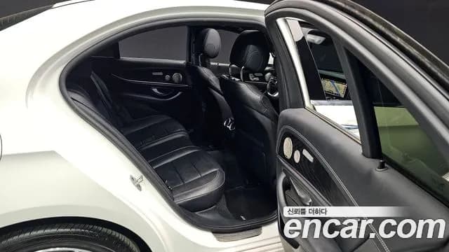 2022 Mercedes-Benz E-Class W213 E220d 4MATIC AMG Line Sold VIN W1KZF0FB6NB020902 – side profile 2022 Mercedes-Benz E-Class W213 E220d 4MATIC AMG Line Sold VIN W1KZF0FB6NB020902 – side profile