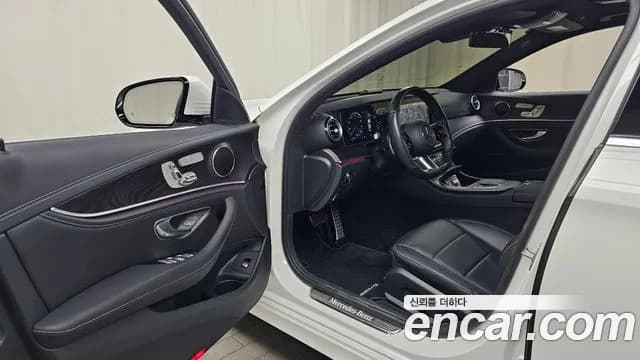 2021 Mercedes-Benz E-Class W213 E220d 4MATIC AMG Line Sold VIN W1KZF0FB7MA869540 – trunk area 2021 Mercedes-Benz E-Class W213 E220d 4MATIC AMG Line Sold VIN W1KZF0FB7MA869540 – trunk area