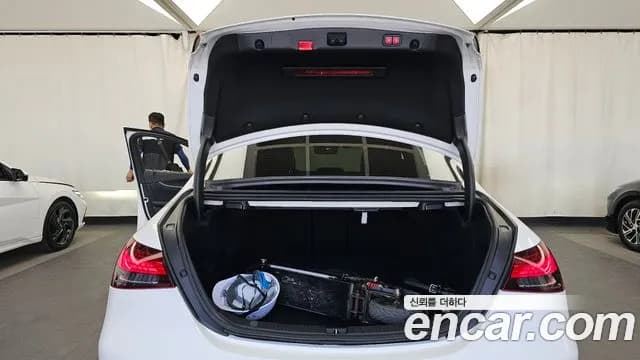 2021 Mercedes-Benz E-Class W213 E220d 4MATIC AMG Line Sold VIN W1KZF0FBXMA879754 – interior seats 2021 Mercedes-Benz E-Class W213 E220d 4MATIC AMG Line Sold VIN W1KZF0FBXMA879754 – interior seats