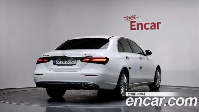 2022 Mercedes-Benz E-Class W213 E220d 4MATIC Exclusive Sold VIN W1KZF0FBXNB028176 – rear exterior 2022 Mercedes-Benz E-Class W213 E220d 4MATIC Exclusive Sold VIN W1KZF0FBXNB028176 – rear exterior