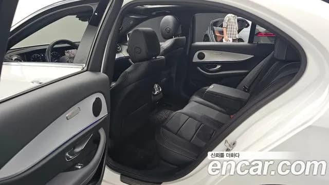 2021 Mercedes-Benz E-Class W213 E250 Avantgarde Sold VIN W1KZF4FB1MA932252 – front exterior 2021 Mercedes-Benz E-Class W213 E250 Avantgarde Sold VIN W1KZF4FB1MA932252 – front exterior
