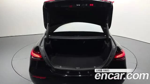 2023 Mercedes-Benz E-Class W213 E250 Avantgarde Sold VIN W1KZF4FB1PB185136 – undercarriage 2023 Mercedes-Benz E-Class W213 E250 Avantgarde Sold VIN W1KZF4FB1PB185136 – undercarriage